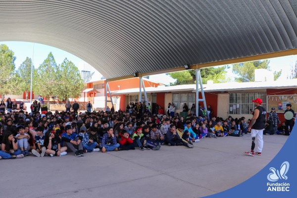 Pláticas en la Secundaria Estatal 3044 a cargo de Erick Tovar y Accel Martínez