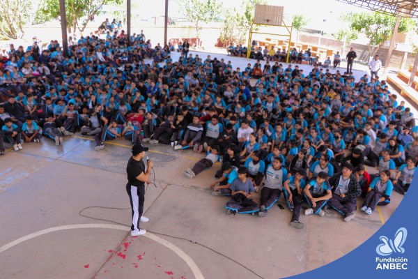 Pláticas en la Secundaria Federal 12 T.M. a cargo de Accel Martínez y Erick Tovar