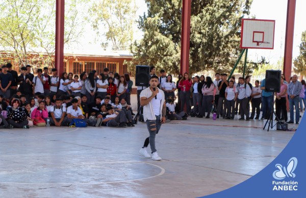 Pláticas en el CETIS 86 a cargo de Accel Martínez