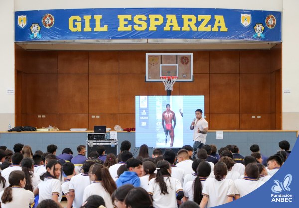 Pláticas en el Colegio Gil esparza a Cargo de Accel Martínez y Erick Tovar