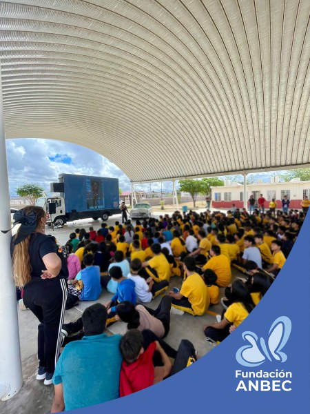 Pláticas en la Escuela Telesecundaria 6227 a cargo de Daniela Martínez, Erick Tovar y Accel Martínez