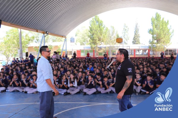 Pláticas en la Escuela Secundaria Federal 7 TM a cargo de Erick Tovar y Accel Martínez