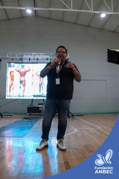 Pláticas en la Escuela Secundaria Técnica 29 TV a cargo de Accel Martínez