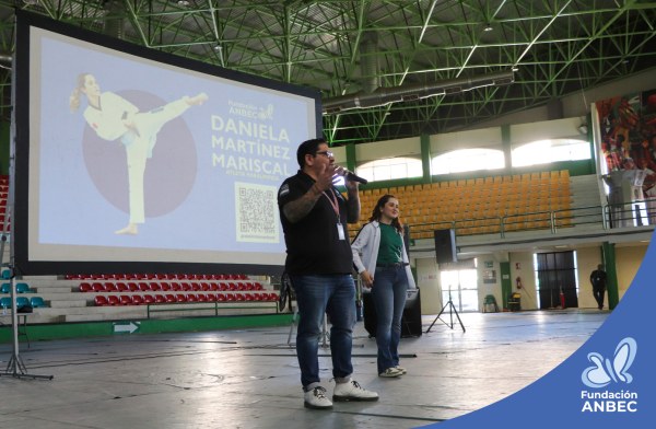 Pláticas en el Colegio de Bachilleres 1 a cargo de Daniela Martínez