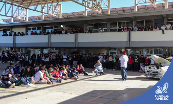 Pláticas en el Conalep II a cargo de Daniela Martínez y Erick Tovar