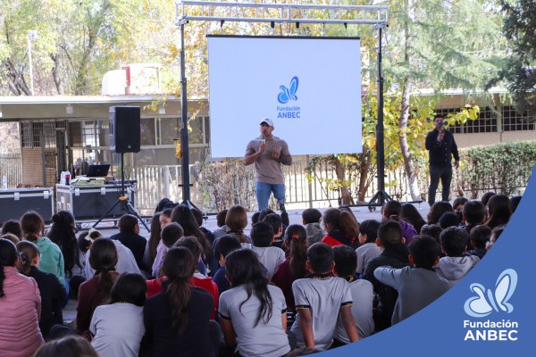 Pláticas en la Escuela Secundaria ETIC-100 a cargo Accel Martínez