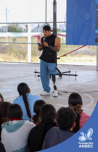 Pláticas en la Secundaria Técnica 77 a cargo de Erick Tovar y Accel Martínez